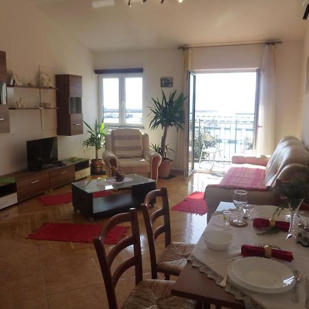 Apartments Monika Нови Винодолски Екстериор снимка